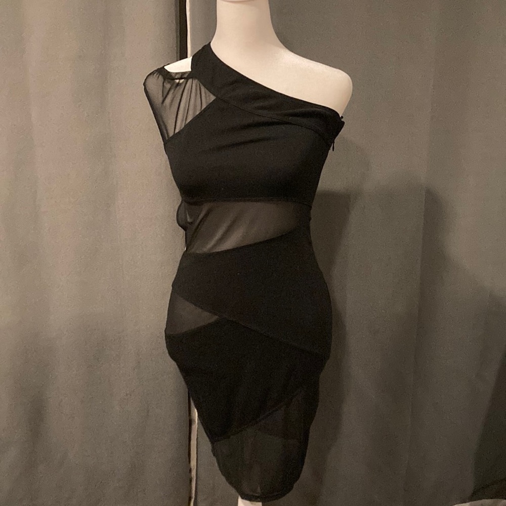 MY LITTLE BLACK DRESS TO BECOME YOURS. WORN ONCE ON MY HONEYMOON - Picture 2 of 11